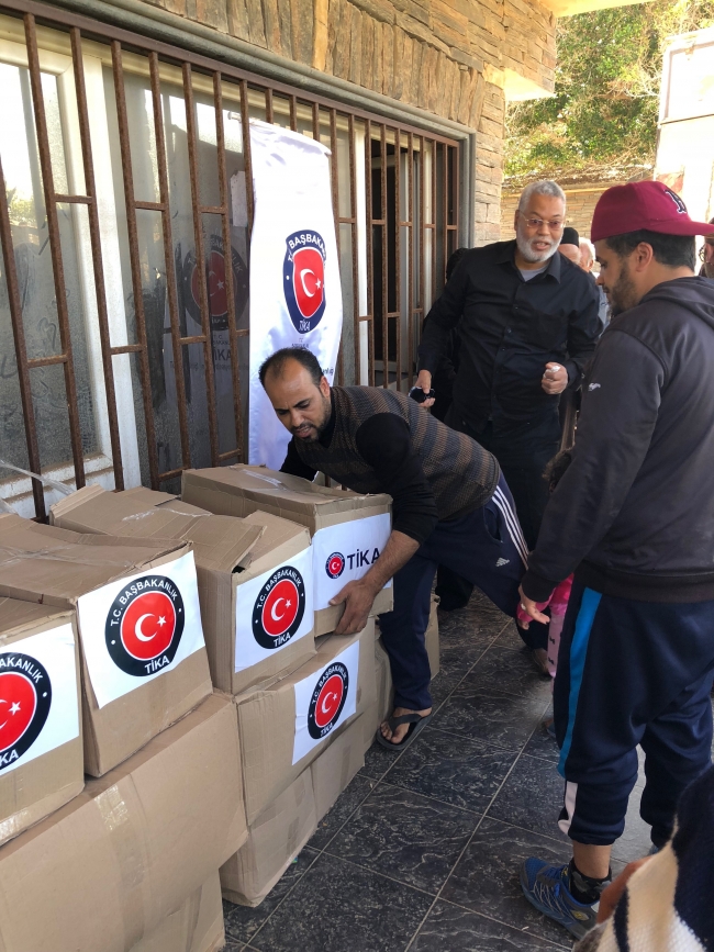 Libya'da ihtiyacı olan ailelere TİKA'dan 7 tonluk yardım