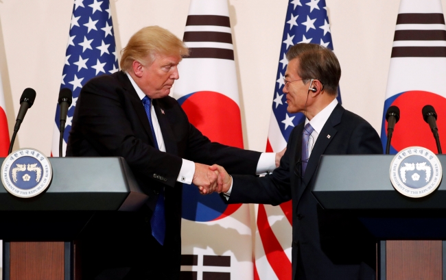 Trump, Asya turunun ikinci durağı olan Güney Kore'de