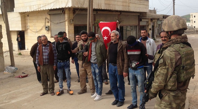 Afrin halkı teröristleri TSK'ya teslim etti