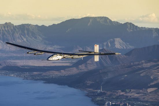 Güneş enerjili uçak dünya turuna devam ediyor
