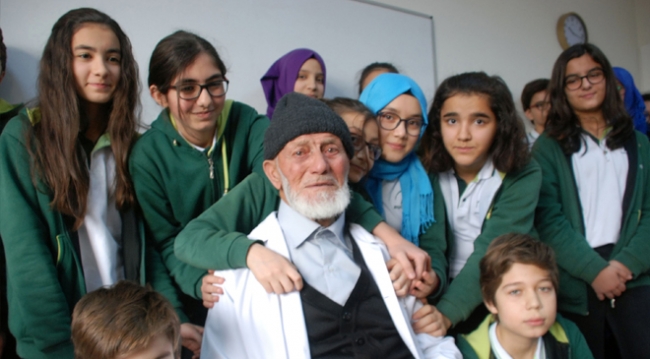 Yakup Dede, 97 yaşında 'öğretmenlik' heyecanı yaşadı