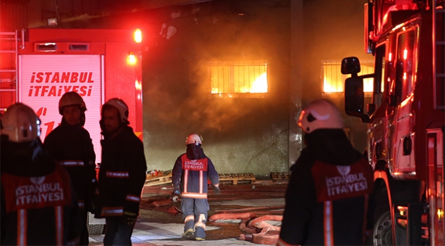 Alibeyköy'deki yangın 2 saatlik çalışmanın ardından söndürüldü
