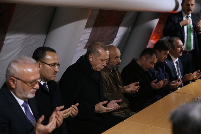Cumhurbaşkanı Erdoğan'dan Afrin şehidi Özalkan'ın ailesine taziye ziyareti