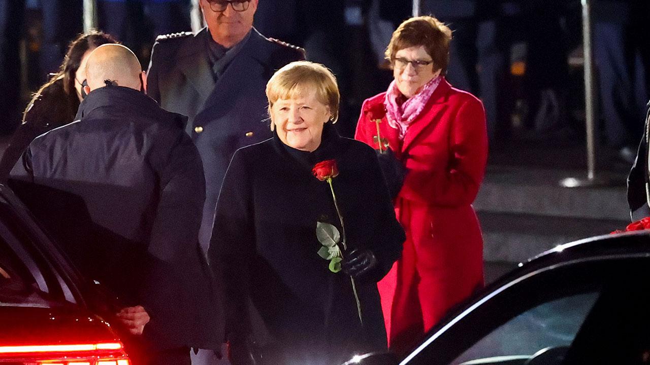 Merkel'e veda töreni
