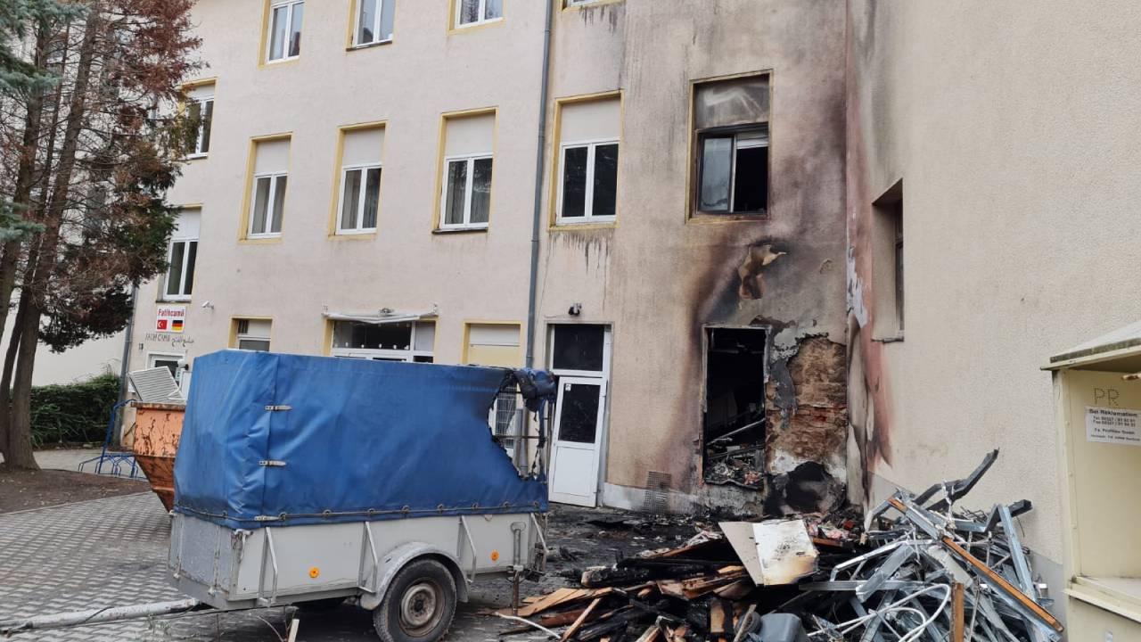 Almanya'da cami yangını: Kundaklamadan şüpheleniliyor