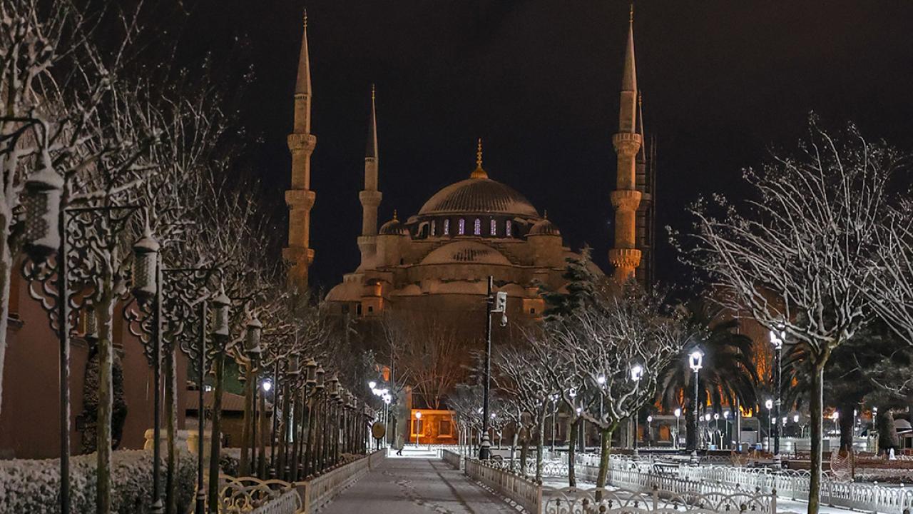 İstanbul'da kar yağışı aralıklarla sürüyor