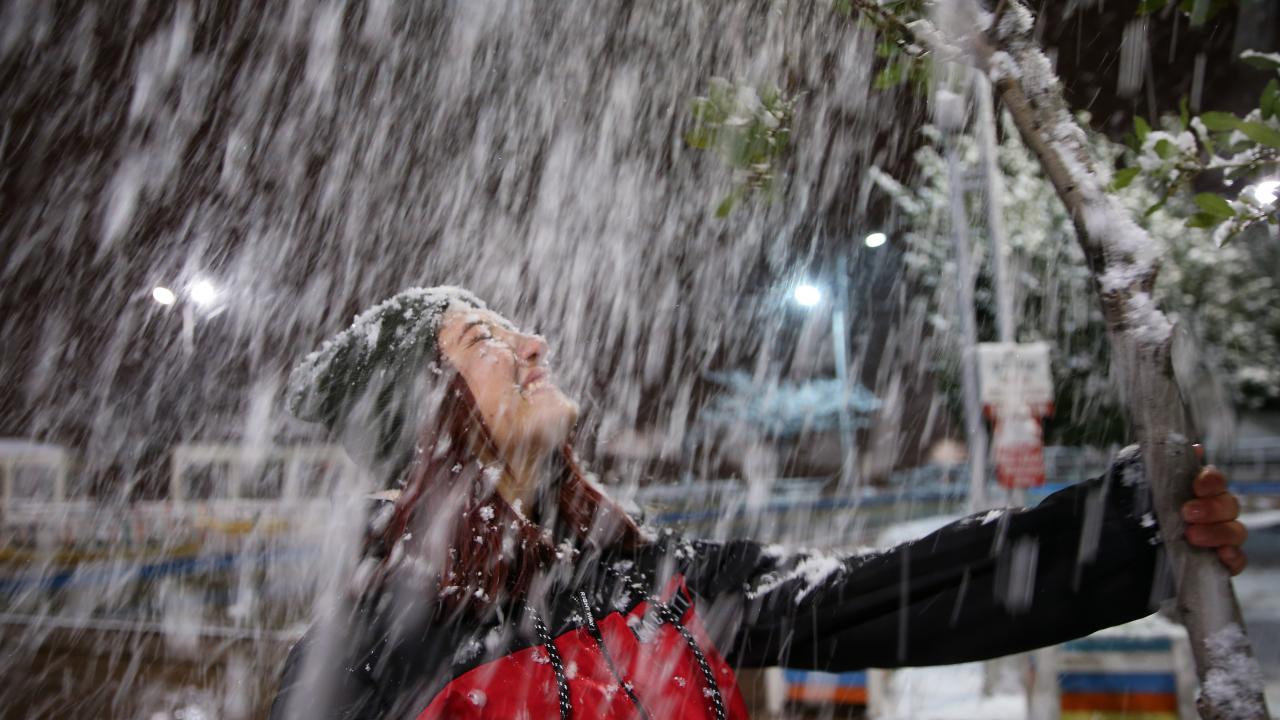 Antalya'da 29 yıl sonra yoğun kar yağışı