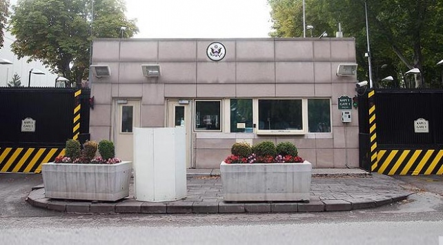 Ankarada ABD Büyükelçiliğinin önündeki caddenin adı Zeytin Dalı oluyor