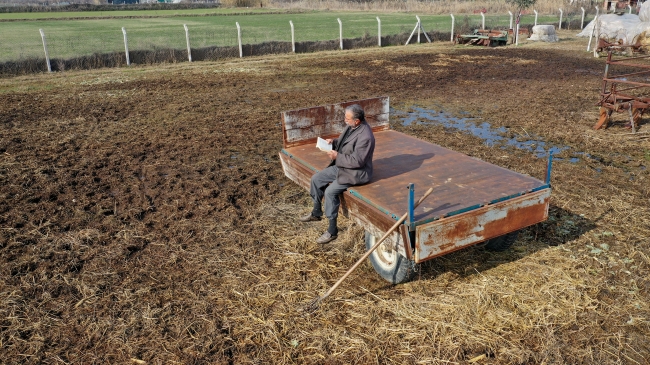 Besici Ali Dede 50 yıldır kitap aşkıyla örnek oluyor