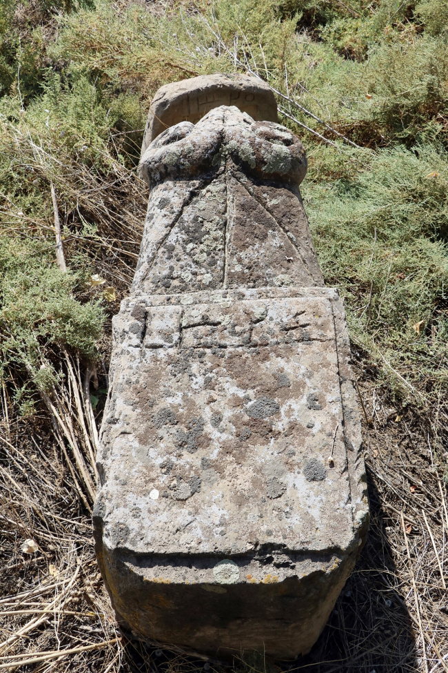 Iğdır’da bir koç başlı mezar taşında kaz ayağı damgası| Fotoğraf: M. Aksoy’un özel arşivinden