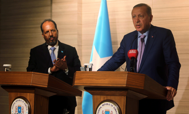 Cumhurbaşkanı Erdoğan ve Hasan Şeyh Mahmud, 2016. Fotoğraf: Reuters