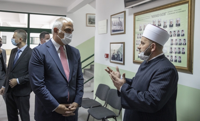 Bakanlar Muş ve Ersoy'dan Karadağ'daki Fatih Mehmet Medresesi'ne ziyaret