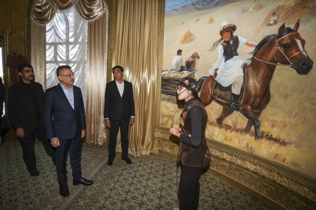 Fuat Oktay Kırgızistan'ın Çolpon-Ata şehrini ziyaret etti
