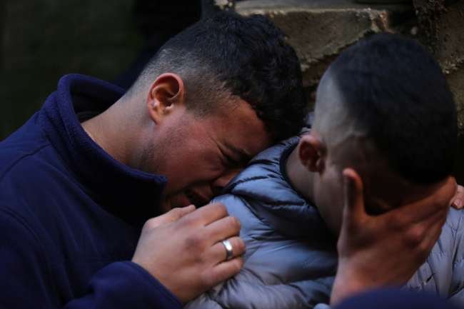 Öldürülen Filistinli gencin cenazesinde İsrail'e öfke