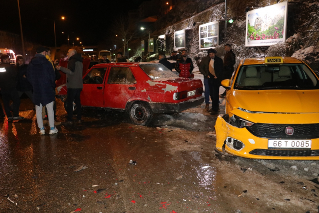 Yozgat'ta zincirleme kaza: 15 araç hasar gördü