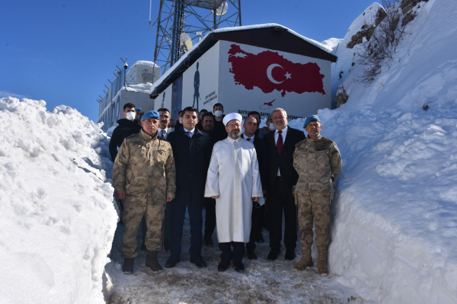 Diyanet İşleri Başkanı Erbaş'tan Namaz Dağı Üs Bölgesi'ne ziyaret