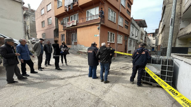 Bursa'da tanktan sokağa sızan kimyasal madde temizlendi