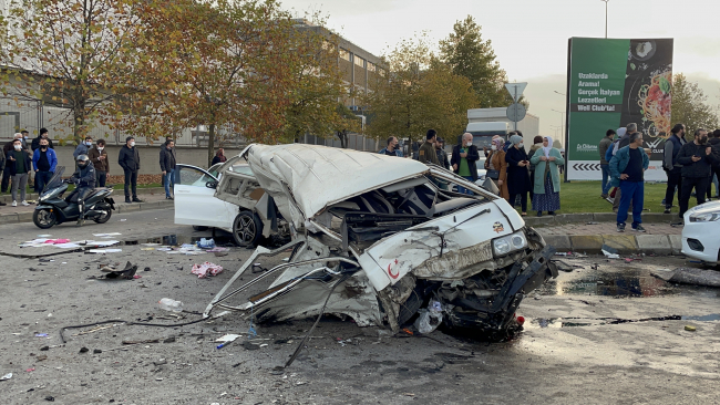 İstanbul'da zincirleme trafik kazası: 8 yaralı