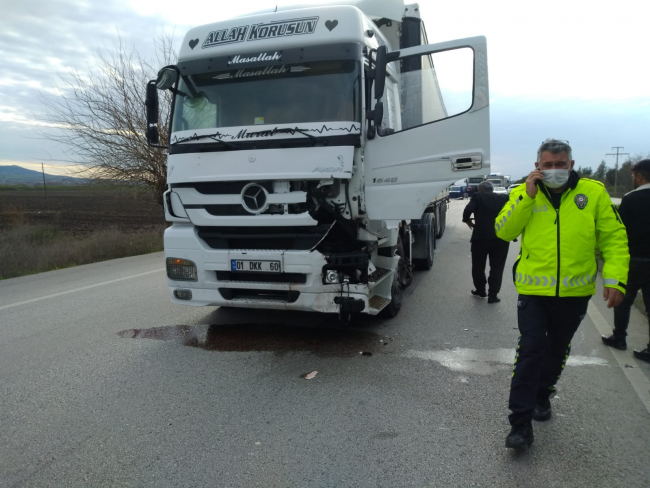 Osmaniye'de otomobille kamyon çarpıştı: 1 ölü, 1 yaralı