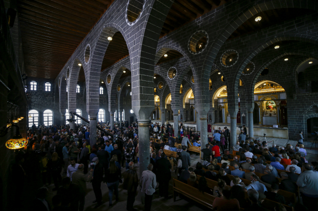 Restore edilen Surp Giragos Ermeni Kilisesi'nin açılışı yapıldı