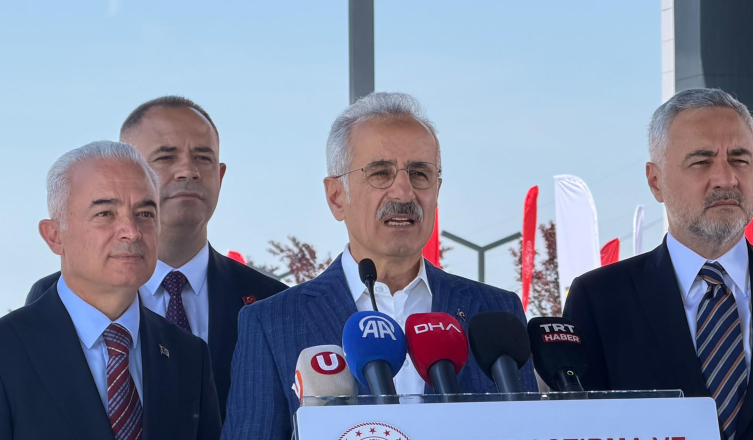 Bakan Uraloğlu: Halkalı-Kapıkule yolcu seyahat süresi 4 saatten 1,5 saate düşecek