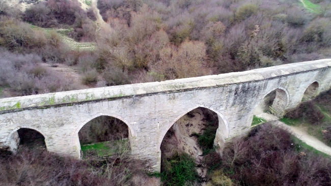 500 yıllık su kemerleri kaçak kazılarla tahrip edildi