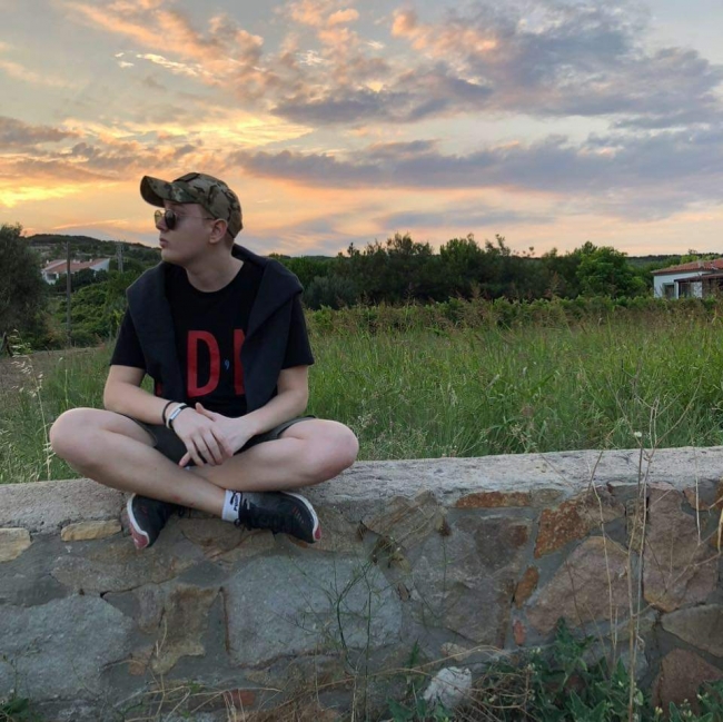 Çalınan araçta bulunan oğullarının eşyalarını istiyorlar