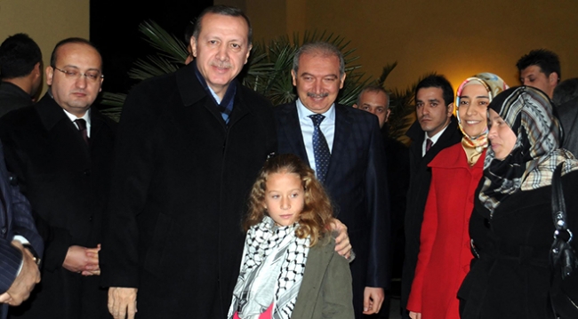 Filistin'de cesur kız Ahed Temimi için kampanya