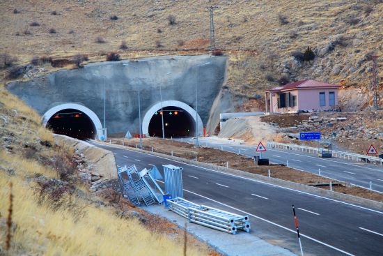 Karahan Tüneli inşaatında sona yaklaşıldı
