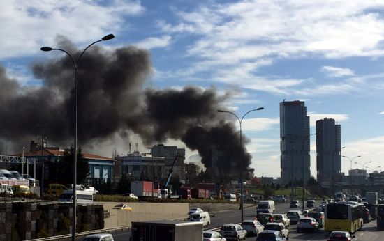 İstanbul'da 12 katlı otel binasında yangın