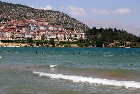 Eğirdir Gölü ziyaretçilerini bekliyor