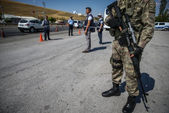 Polis ve jandarma omuz omuza