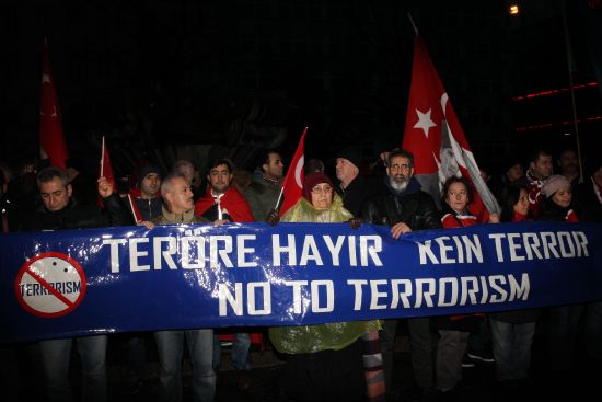 Hain terör saldırısına Almanya'da protesto