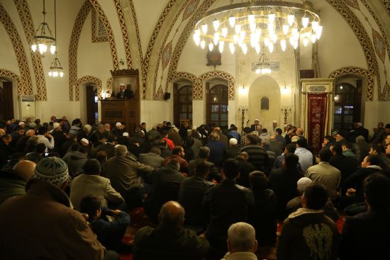 Eller semaya İstanbul şehitleri için açıldı