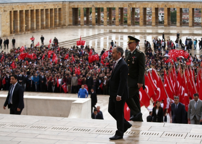 19 Mayıs törenlerle kutlanıyor