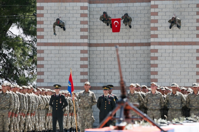 Manisa'da 4100 acemi er yemin etti