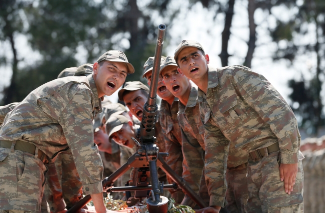 Manisa'da 4100 acemi er yemin etti