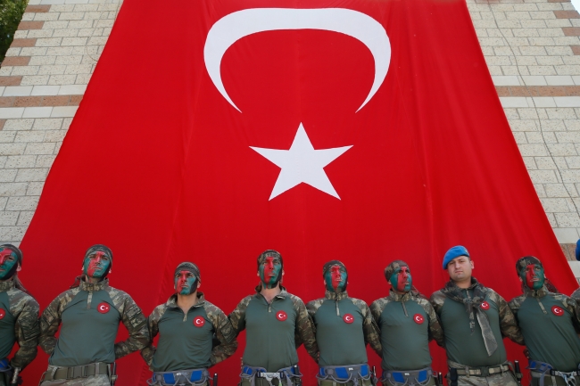 Manisa'da 4100 acemi er yemin etti