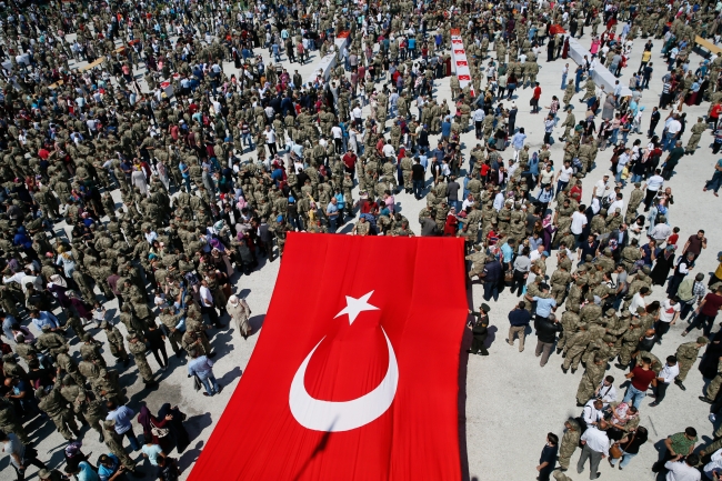 Manisa'da 4100 acemi er yemin etti