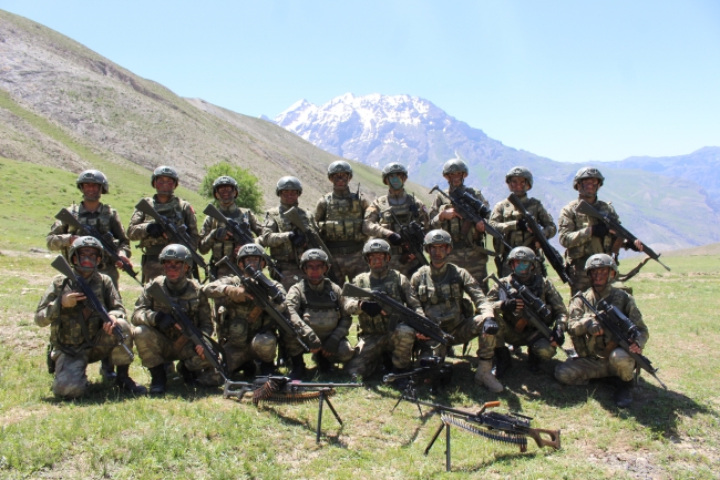PKK'lı teröristler kaçacak delik arıyor