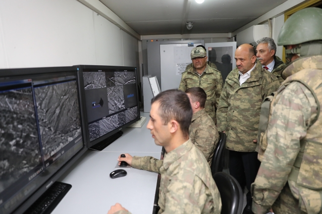 Bakan Işık, Dağlıca Üs Bölgesi'nde askerlerle sahur yaptı