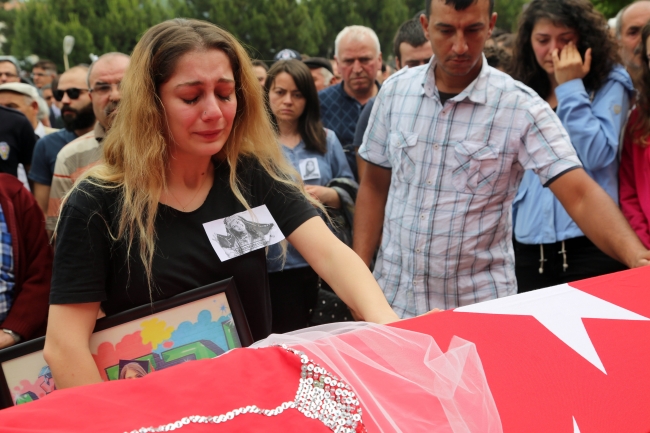 Şehit Aybüke öğretmen son yolculuğuna uğurlandı