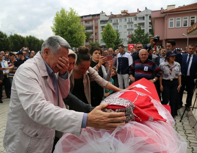 Şehit Aybüke öğretmen son yolculuğuna uğurlandı