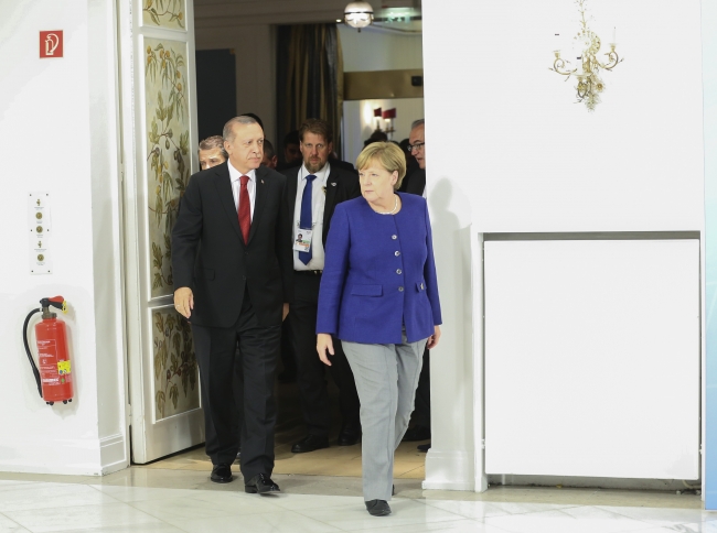 Cumhurbaşkanı Erdoğan, Merkel ile görüştü
