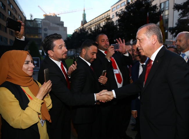 Cumhurbaşkanı Erdoğan, Merkel ile görüştü