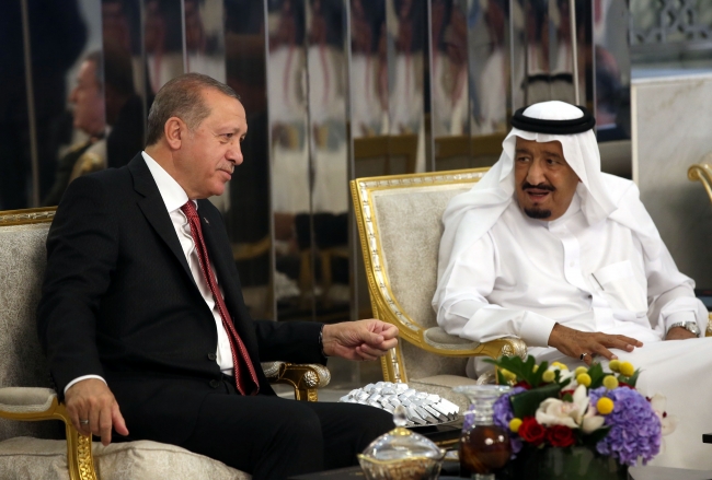 Cumhurbaşkanı Erdoğan, Kral Selman ile bir araya geldi