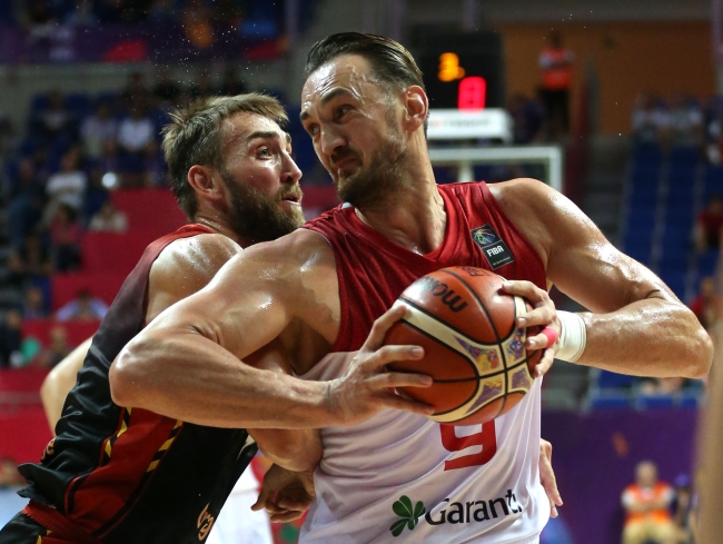 12 Dev Adam son 16 turuna yükseldi