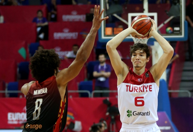 12 Dev Adam son 16 turuna yükseldi