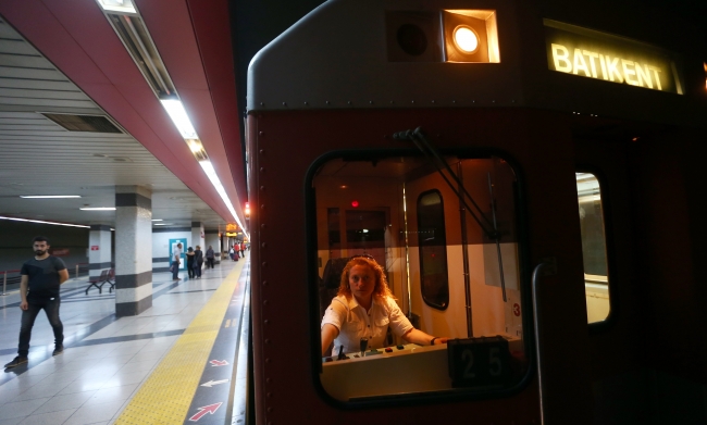 Ankara metrosunun kadın vatmanları