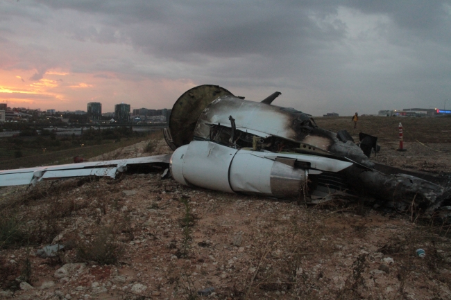 Uçak kazasının boyutu hava aydınlanınca ortaya çıktı